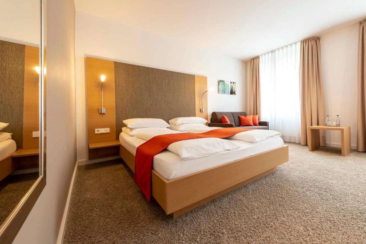 Hotel Gasthof Krone Niederstetten Extérieur photo