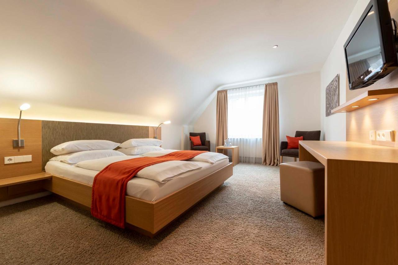 Hotel Gasthof Krone Niederstetten Extérieur photo