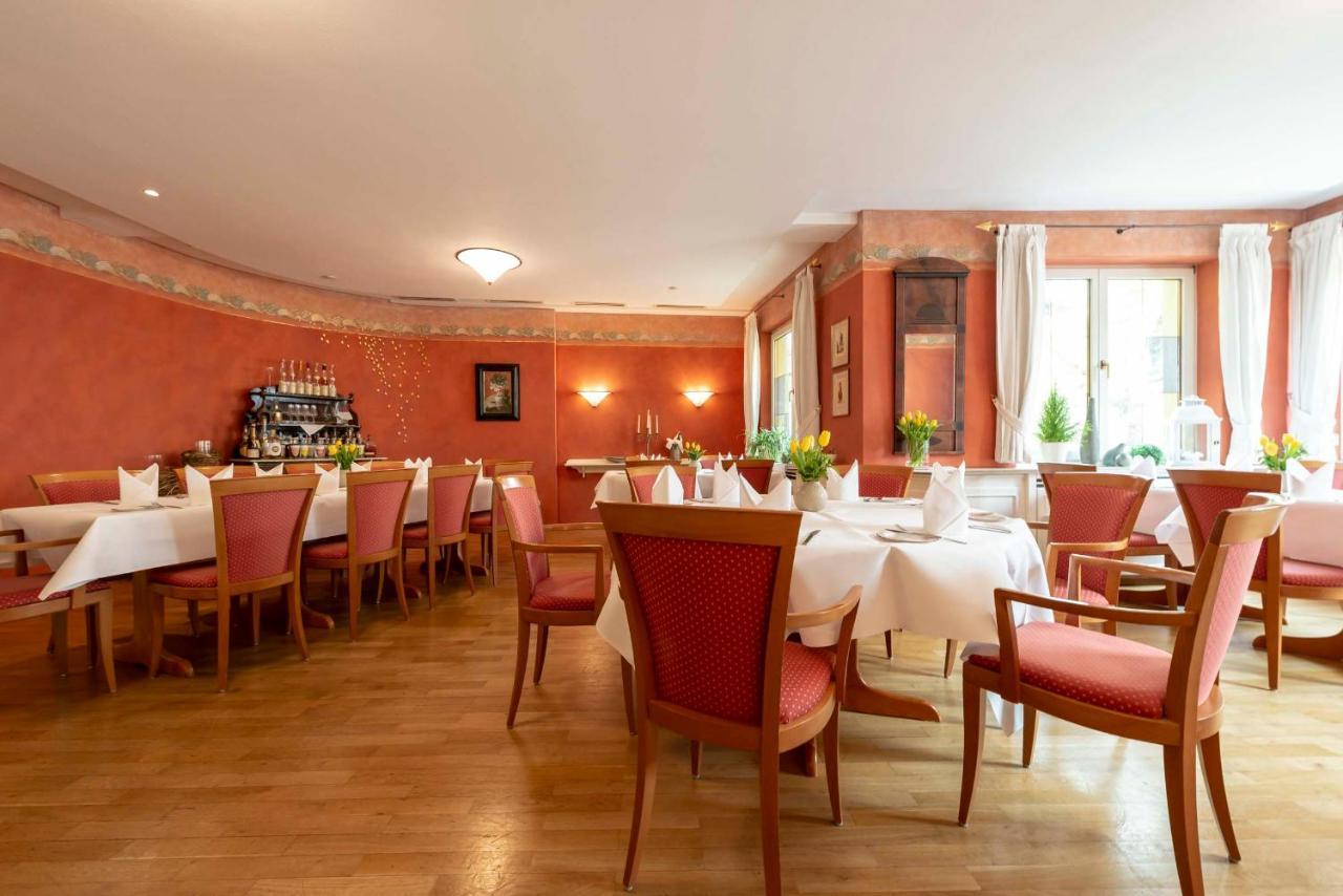 Hotel Gasthof Krone Niederstetten Extérieur photo