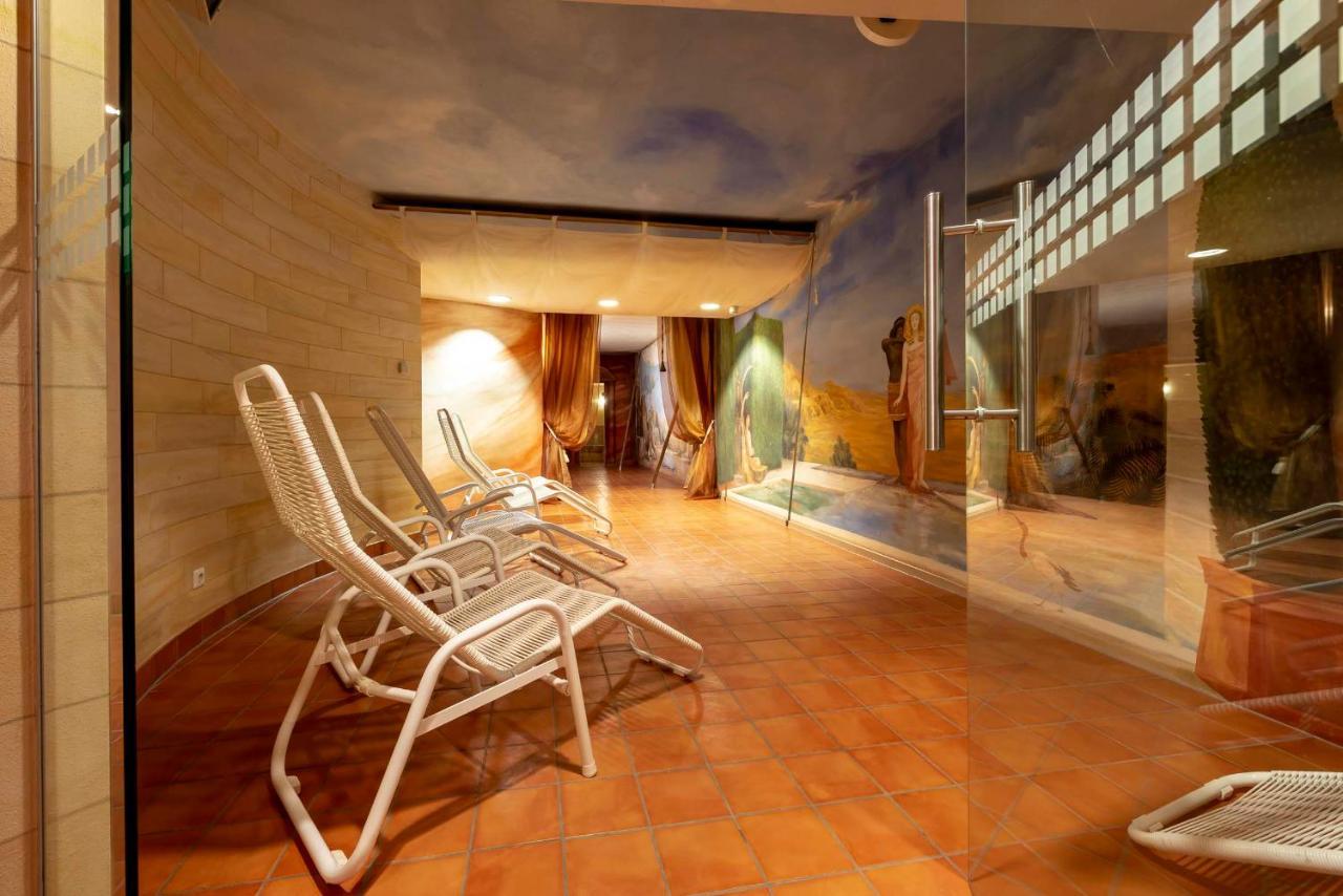Hotel Gasthof Krone Niederstetten Extérieur photo