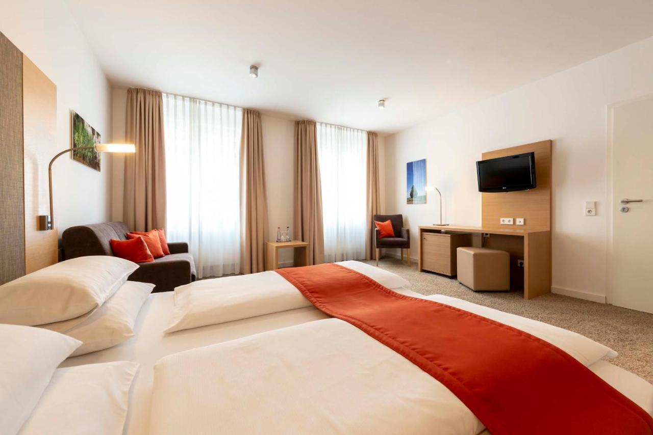 Hotel Gasthof Krone Niederstetten Extérieur photo